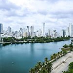 Moderno apartamento vista al mar y al lago piso 10