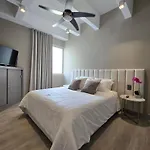 Moderno apartamento vista al mar y al lago piso 10