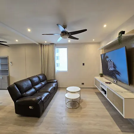 Apartamento Moderno Vista Al Mar Y Al Piso 10
