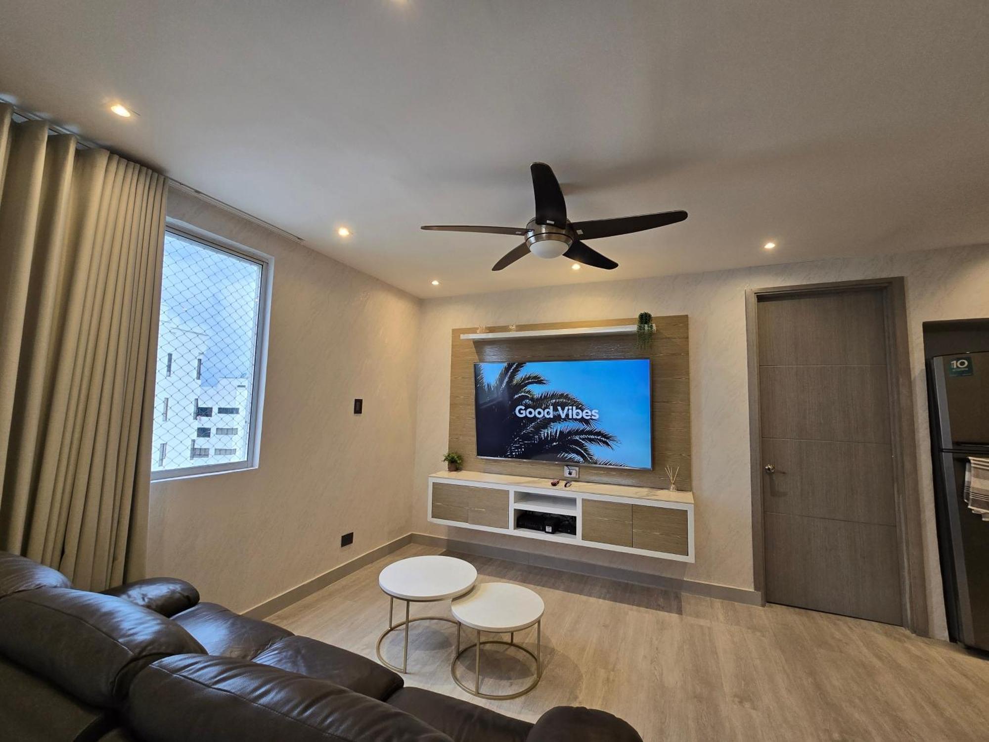 Moderno Vista Al Mar Y Al Piso 10 *